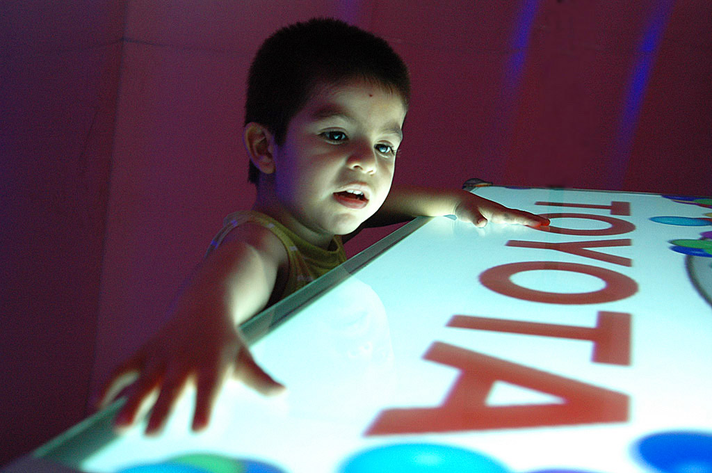 Audiovisuales Interactivos-dada media-Agencia de Comunicación DIGITALIZA TU NEGOCIO Web | eCommerce | Marketing Online | Digital Signage | Multimedia